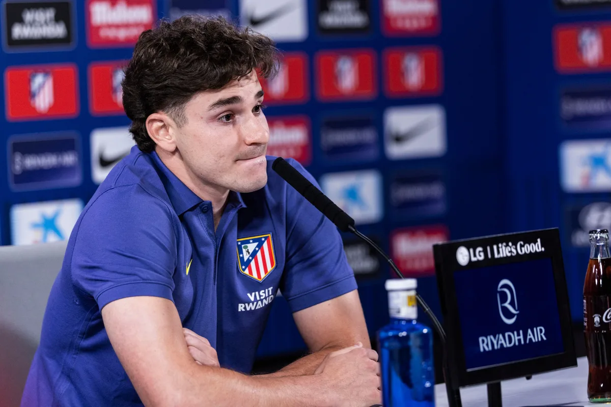 Julián, dolido con Gil Marín y Simeone y a la expectativa del Barça