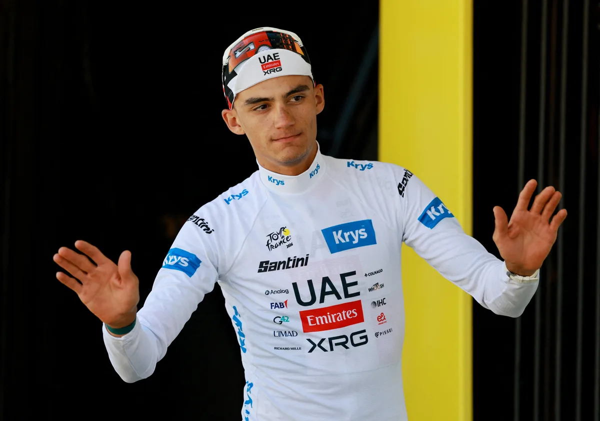 Isaac del Toro vuelve al podio y termina segundo en la primera etapa del Tour de Alemania 2026