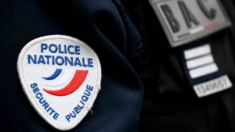 Yvelines: un policier proche de la mouvance d'ultradroite soupçonné de vouloir s'en prendre à l'État mis en examen
