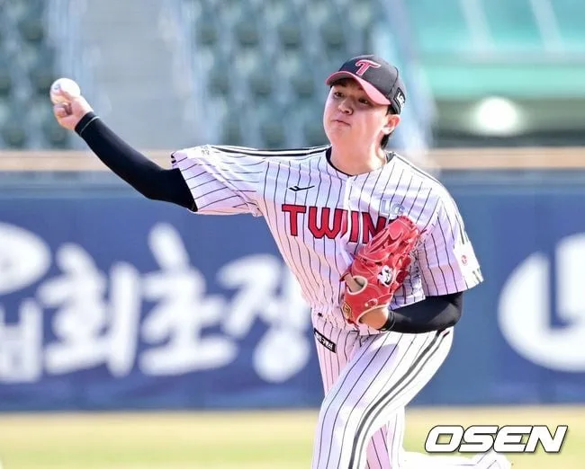 ‘이럴 수가’ 무피안타 무사사구인데 2실점이라니…LG 1차지명 투수, 운수 없는 날 "결국 데이터를 봐야 된다"