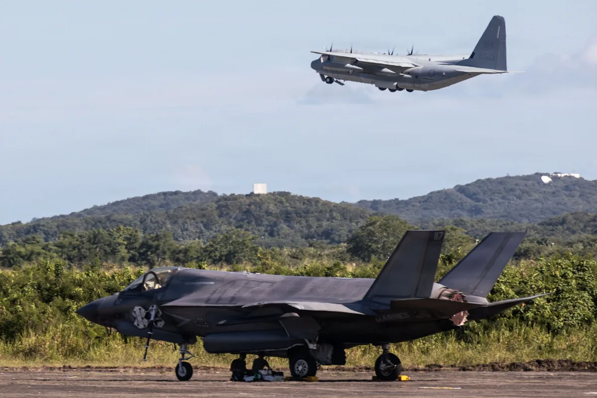 EEUU pone a Cuba en la mira mientras envía aviones militares a Puerto Rico "casi todos los días"