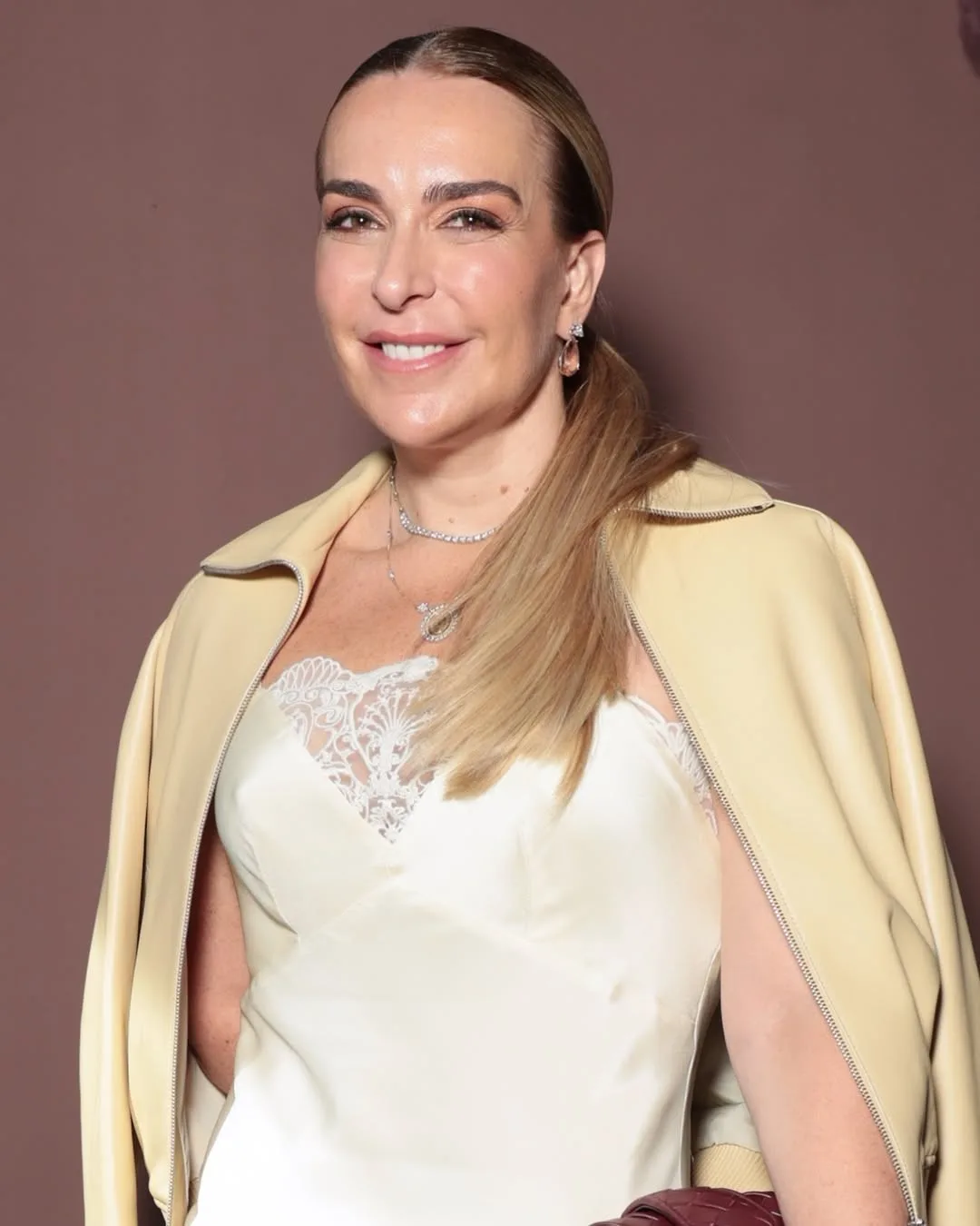 Mensagens revelam que Lulinha e Roberta Luchsinger mantinham núcleo de atuação com projeção de ganhos milionários com o poder público