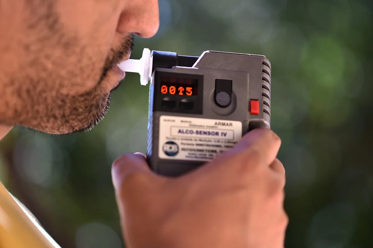 Como vai funcionar o “drogômetro”, exame que vai detectar maconha e cocaína na Nova Lei Seca