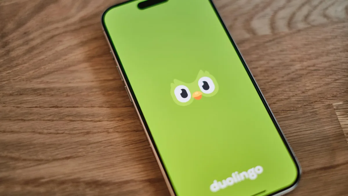 "Y a-t-il une chance d'aider un petit fan de Duo?": Duolingo rétablit la série de 301 jours d'un garçon de 10 ans après qu'il l'ait perdue en raison d'une hospitalisation non prévue