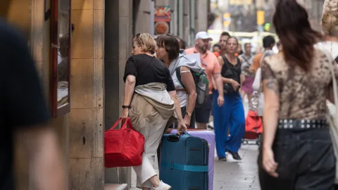 Barcelona aprueba una subida del IBI a los pisos turísticos de hasta un 150%