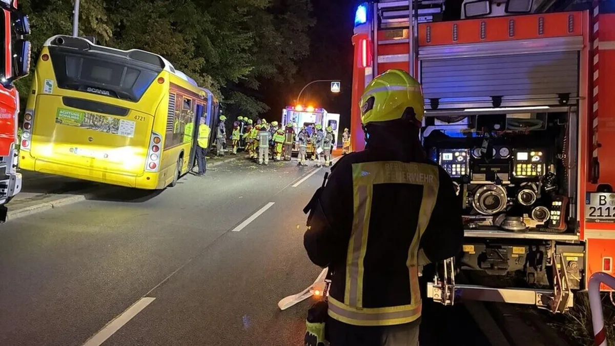 Unfall: 17 Verletzte bei Busunfall in Berlin
