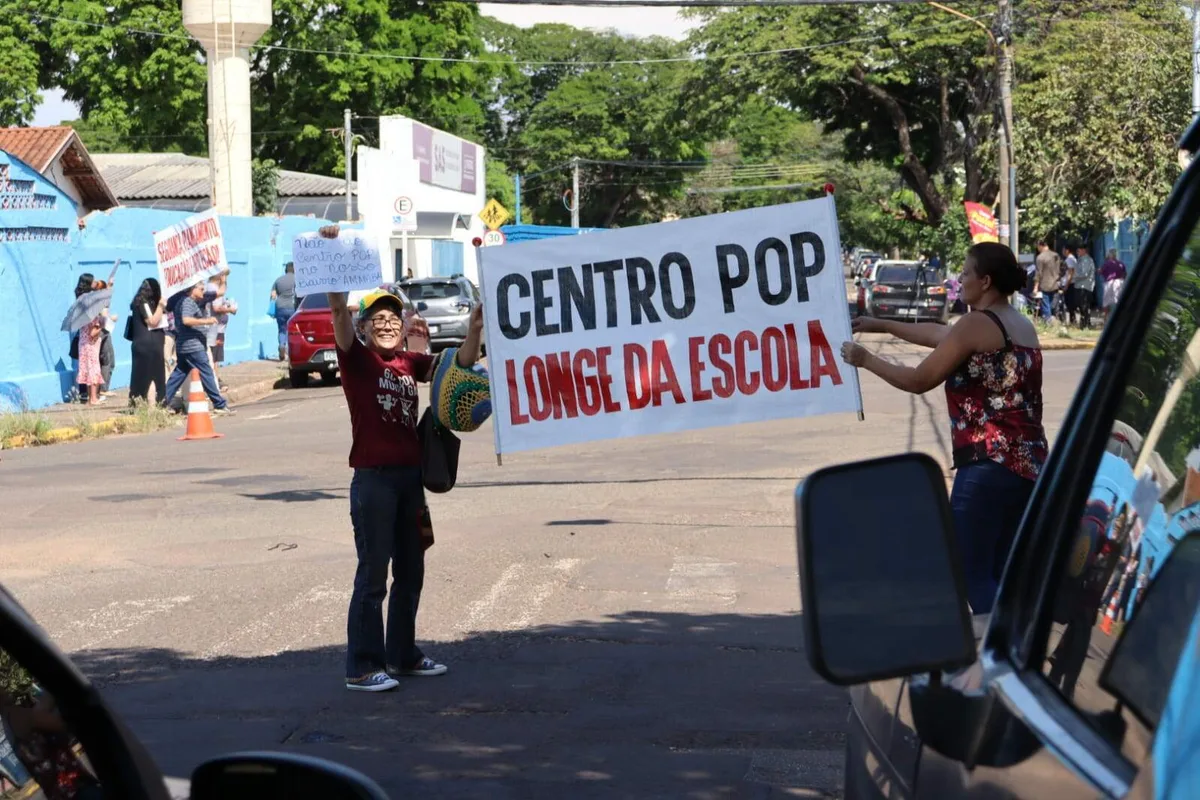 Conselho defende Centro POP e moradores falam em "tragédia anunciada"
