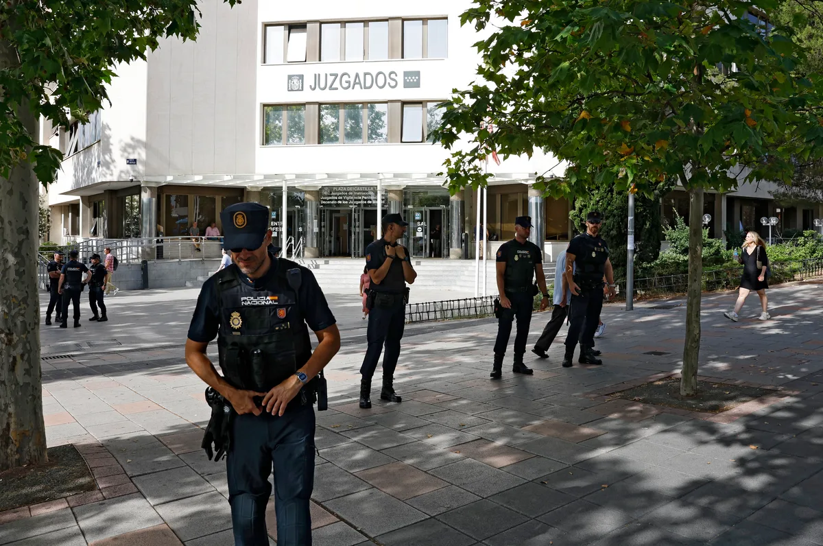 Detenidas 13 personas y requisadas cinco armas de fuego y varias navajas tras una batalla campal frente a los juzgados de Plaza Castilla