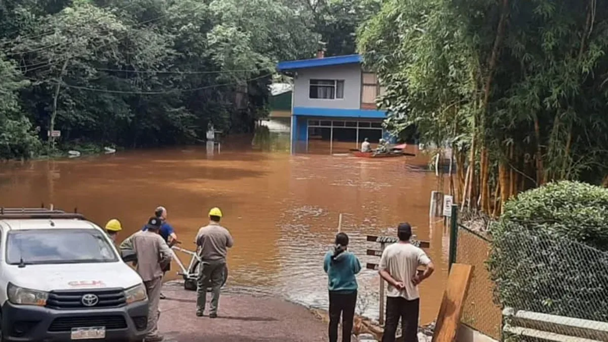 Continúa el alerta por El Niño: evacuaron a 19 personas en Misiones por la crecida de ríos