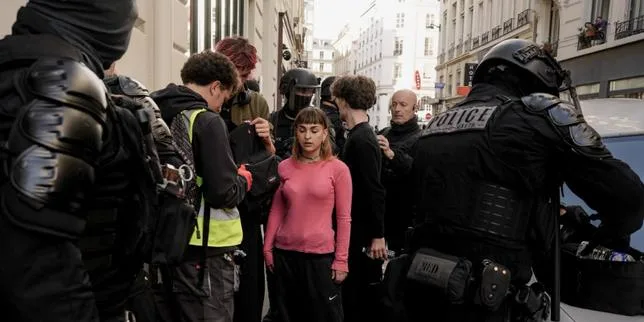 EN DIRECT, manifestations du 17 octobre : des cortèges se sont élancés dans plusieurs grandes villes de France ; des tensions à Paris, Lyon et Marseille
