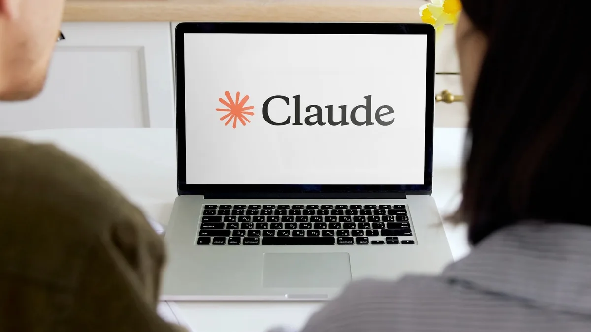 Claude se met à marquer les textes de ses utilisateurs, certains préfèrent partir