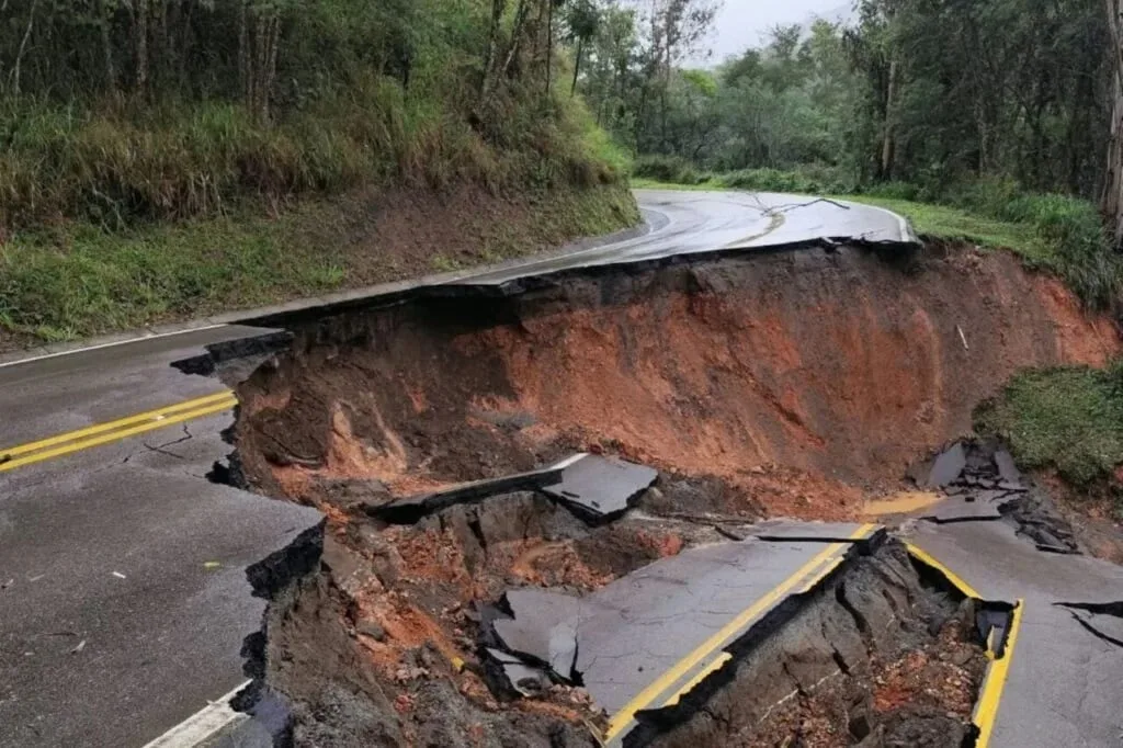 Cinco dias seguidos de chuvas intensas provocam danos em 58 cidades do Paraná