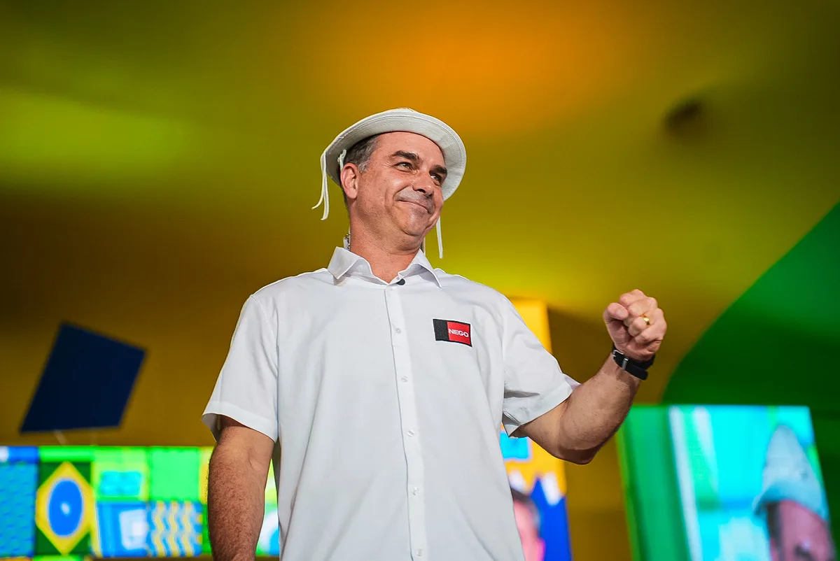 Além do Missão, Flávio diz que tentaram filiá-lo ao PT