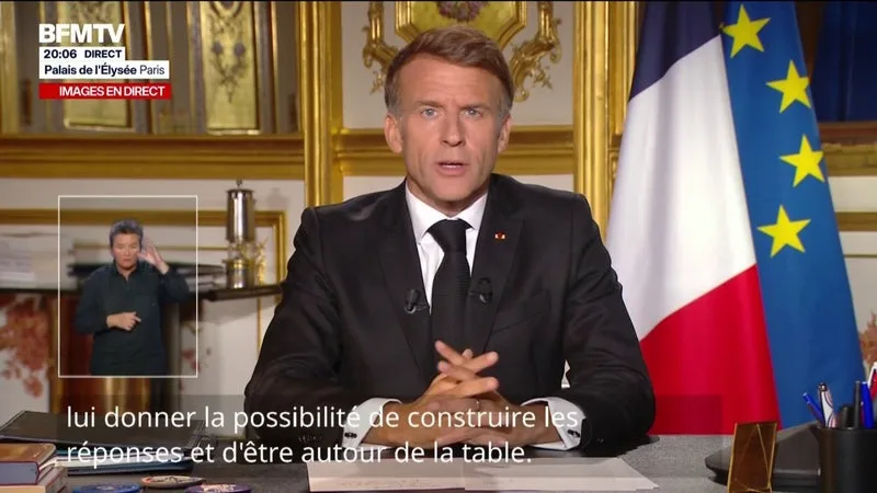 "J'appelle l'ensemble des partis politiques à condamner sans ambiguïté toutes les violences", déclare Emmanuel Macron