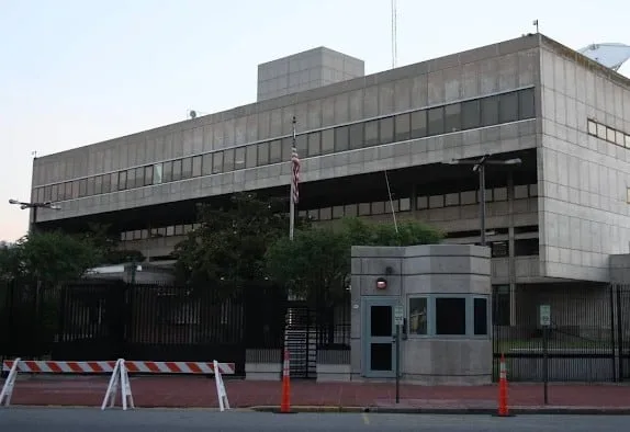 Casación dejó firme el juicio oral contra un acusado de amenazar a la Embajada de Estados Unidos en redes