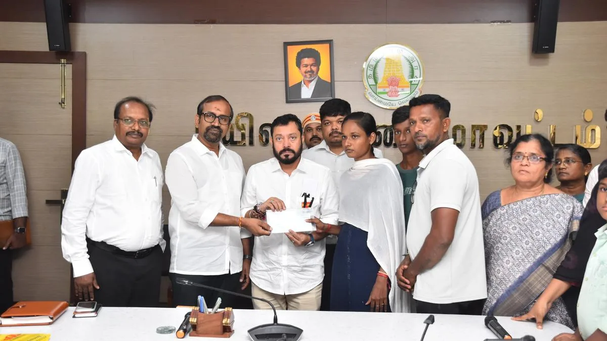 Kin of 2 fishermen from Mayiladuthurai shot dead by pirates in Saudi Arabia get ₹10 lakh each