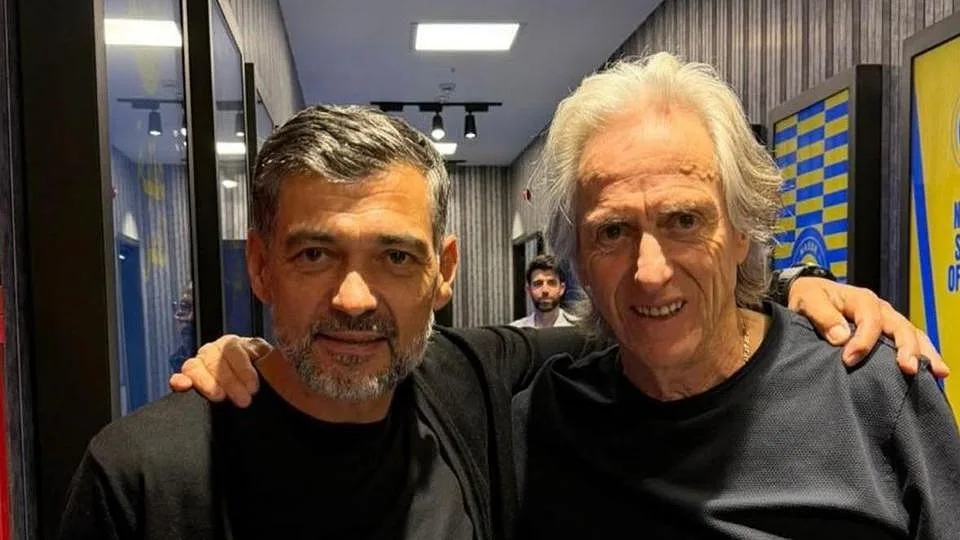 Sérgio Conceição aborda conflito entre Ronaldo e Jesus: «Não me parece justo...»