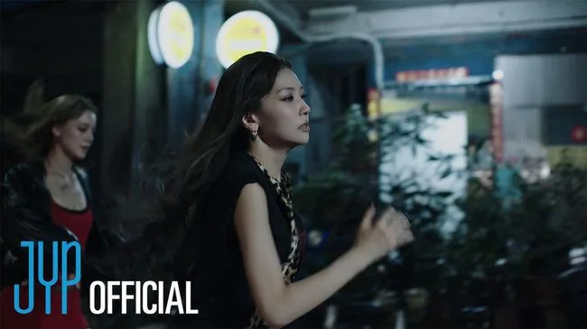 니쥬, 신곡 'Sour Grapes' MV 티저 공개..여우와 흥미진진 추격전