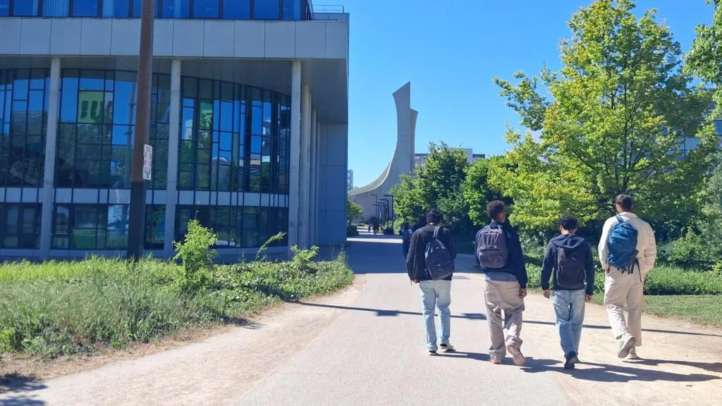 Rentrée scolaire: les étudiants étrangers confrontés à une forte hausse des frais [3/5]