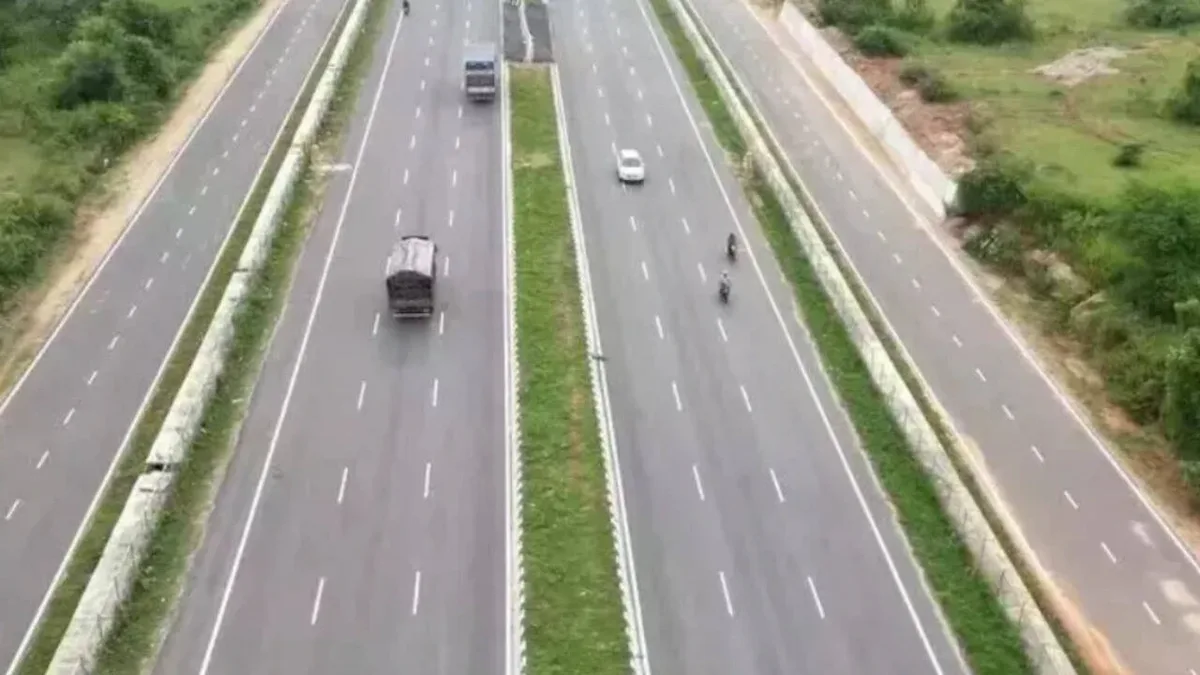 Nonstop Delhi-Mumbai drive may have to wait until December 2029
