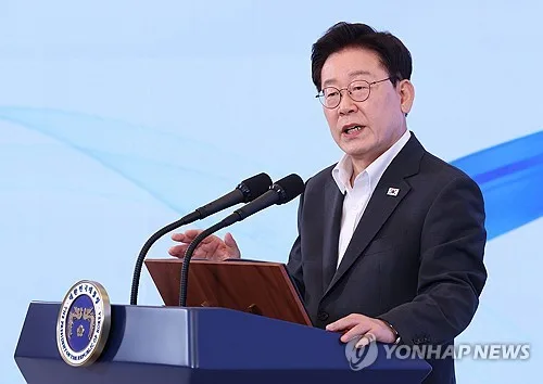 李대통령 "盧 고뇌·고독의 무게, 사뭇 다른 무게로 다가와"