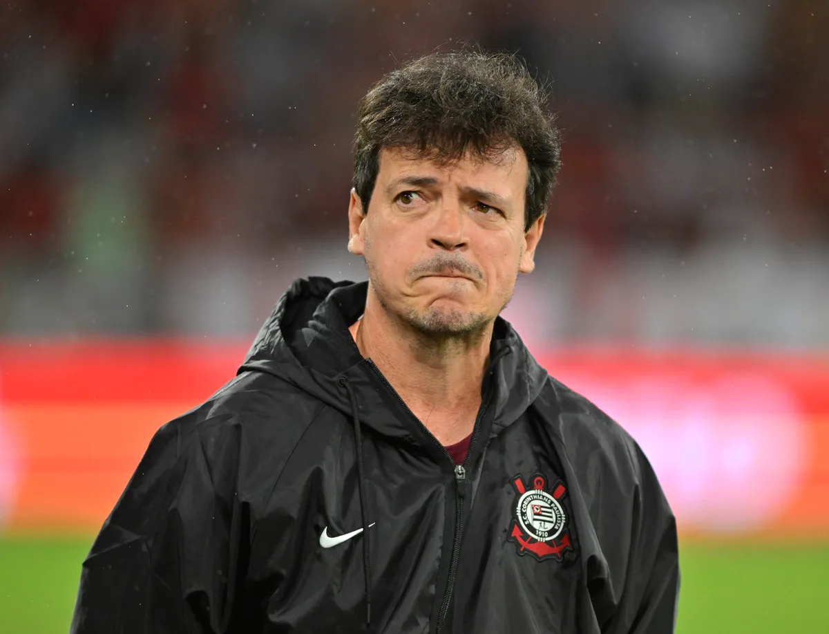 Diniz admite incômodo com sequência ruim no Corinthians: "Derrotas estão servindo de lição"