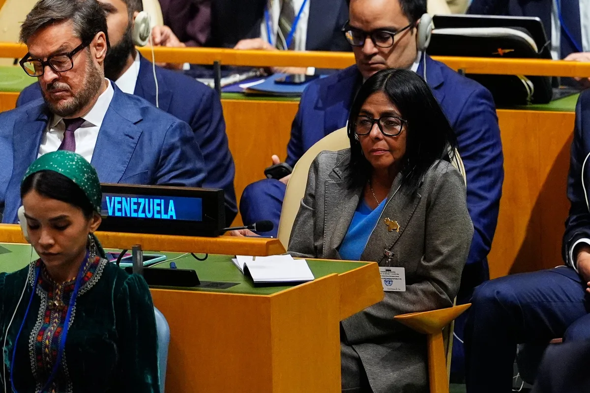Delcy Rodríguez vivió un incómodo momento cuando quiso saludar a Pedro Sánchez en la ONU