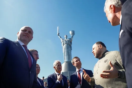 Ukraine expects Russia to draft 300,000 more troops after September elections