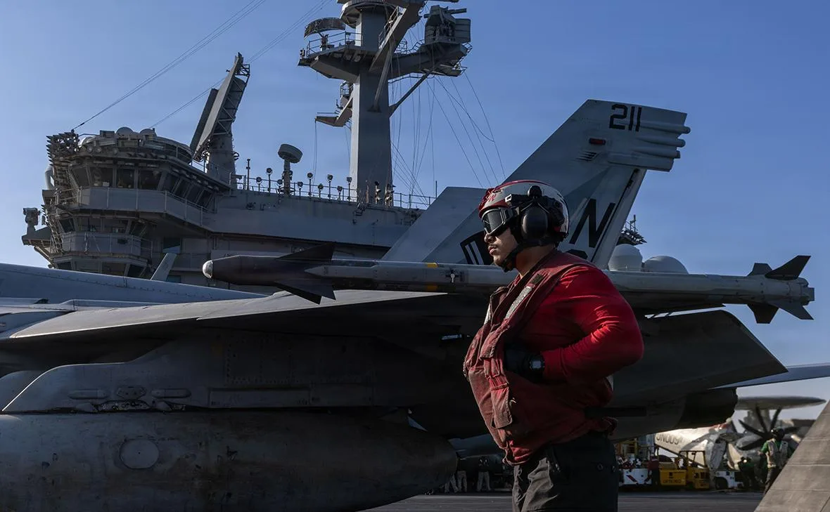 Глава CENTCOM признал усталось военных на авианосце USS Abraham Lincoln