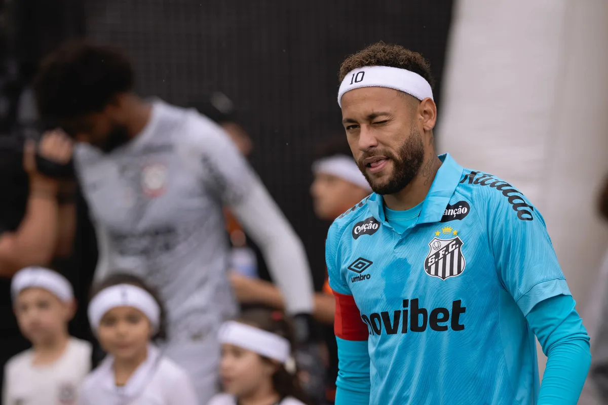 Corinthians repudia agressividade de torcedores contra criança que recebeu camisa de Neymar