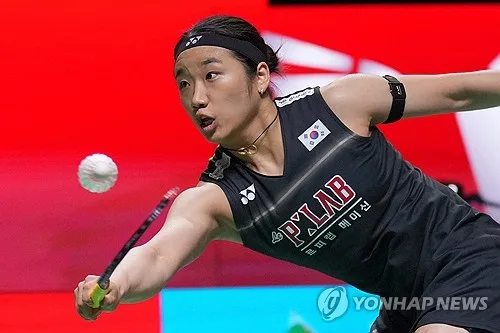 부상서 돌아온 '최강' 안세영, 복귀전 완승…세계선수권 32강행