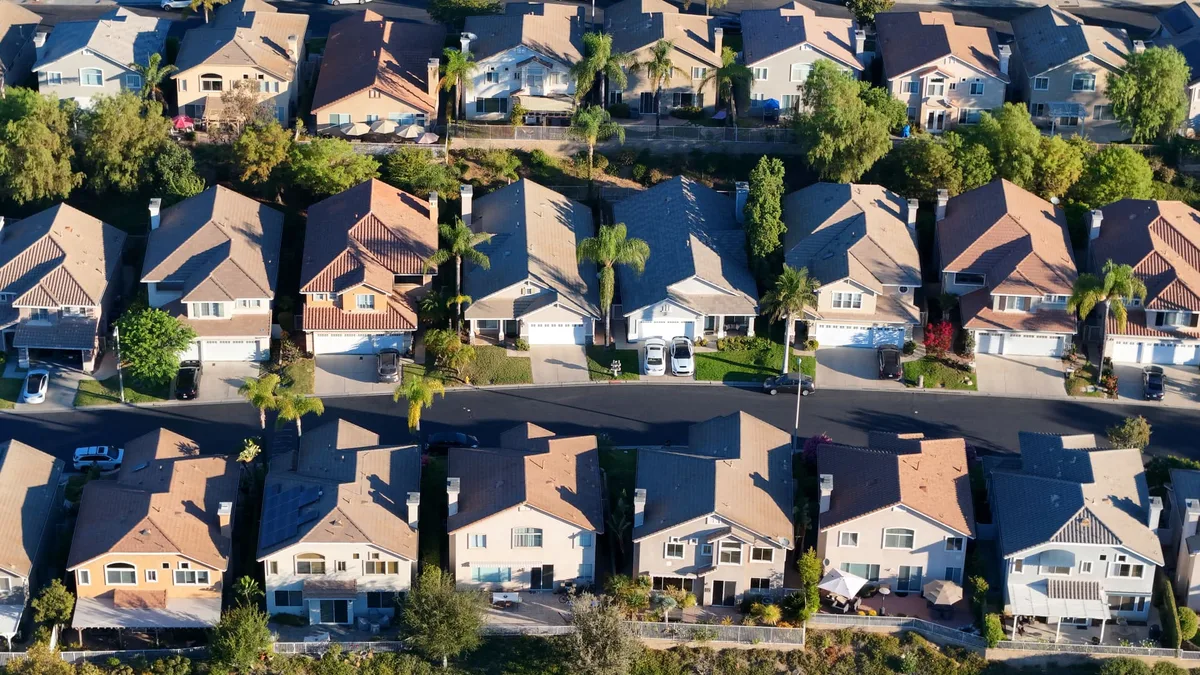 Mortgage rates surge to the highest since June 2025 as new Middle East attacks push oil prices up