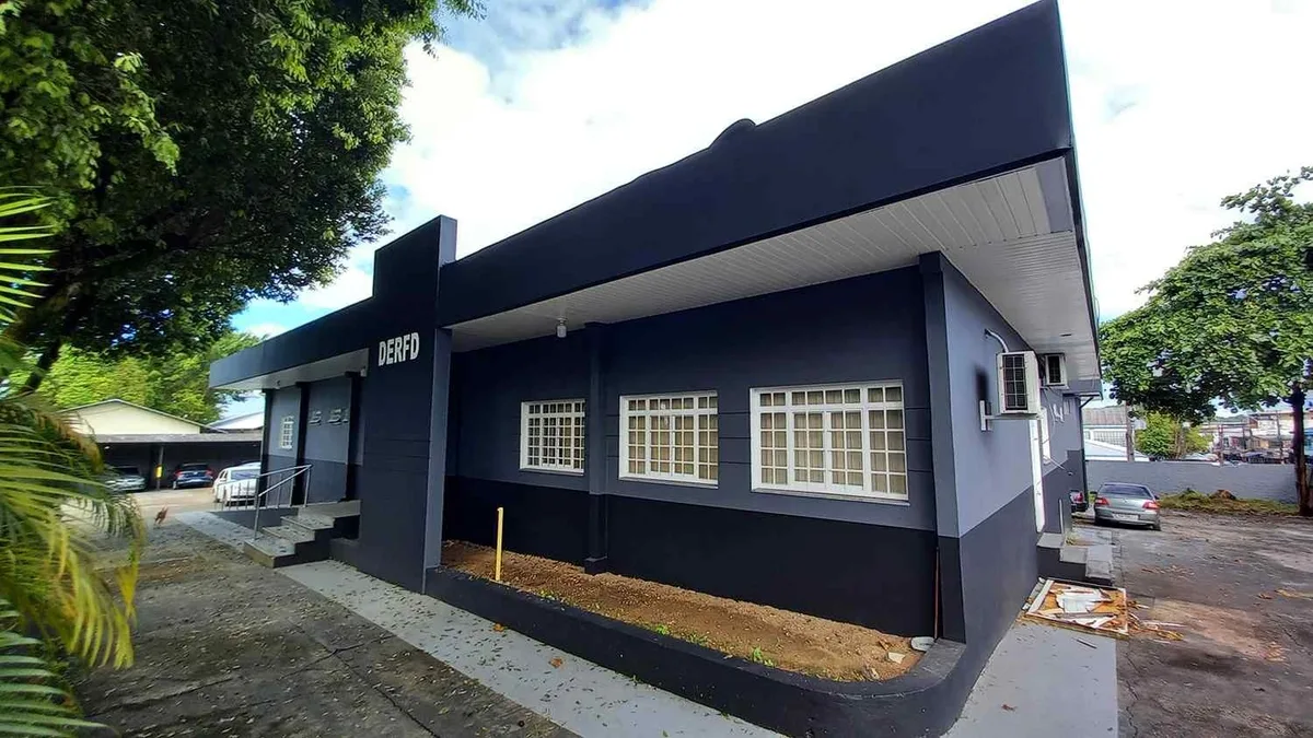 Dois homens são presos suspeitos de integrar grupo envolvido em série de roubos em Manaus