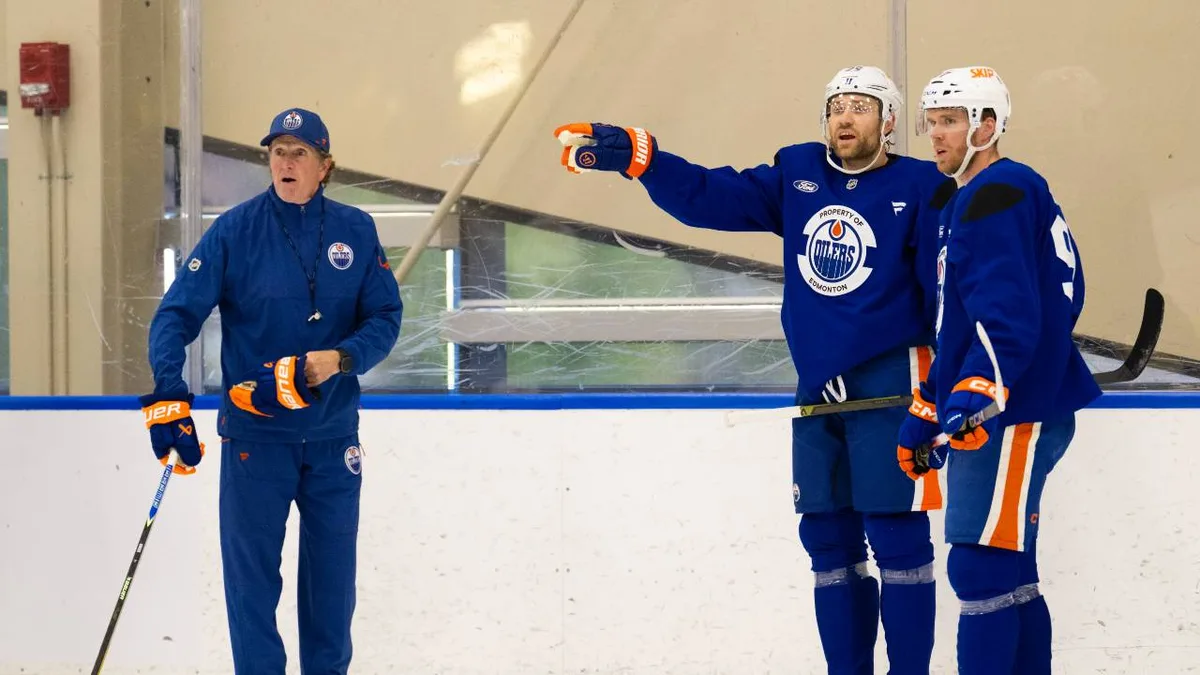 ‘I don’t have a clue’: Babcock latest to experiment with Oilers’ top-line shuffle
