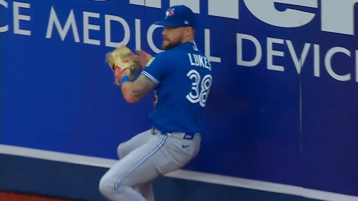 Gotta See It: Lukes makes incredible leaping catch to rob Mullins