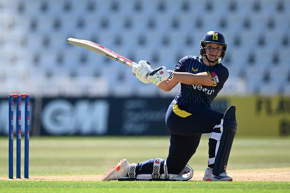 George, Freeborn keep Warwickshire in knockout hunt