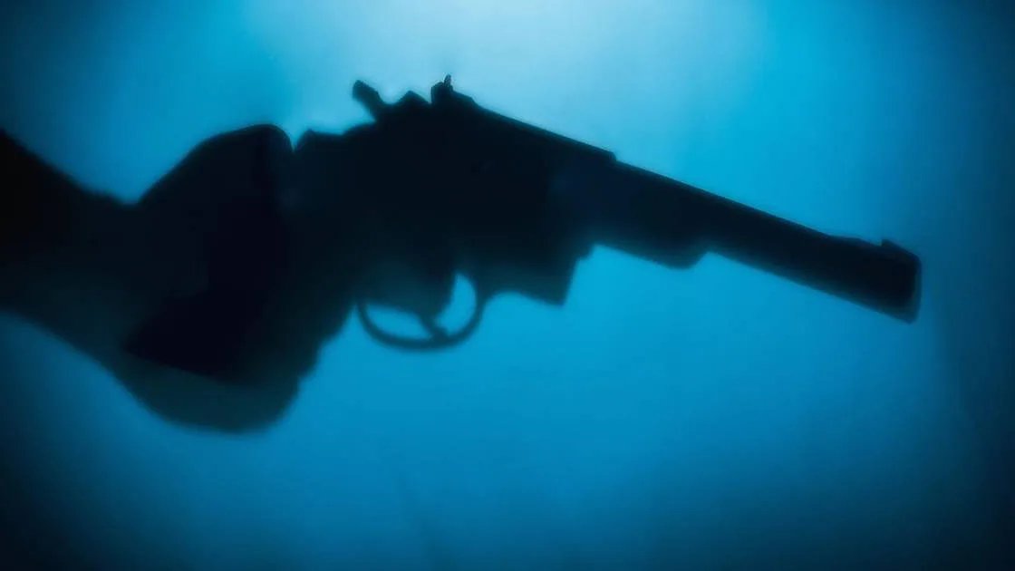 Grupo de falsos advogados e polícias suspeitos de extorsão com armas de fogo