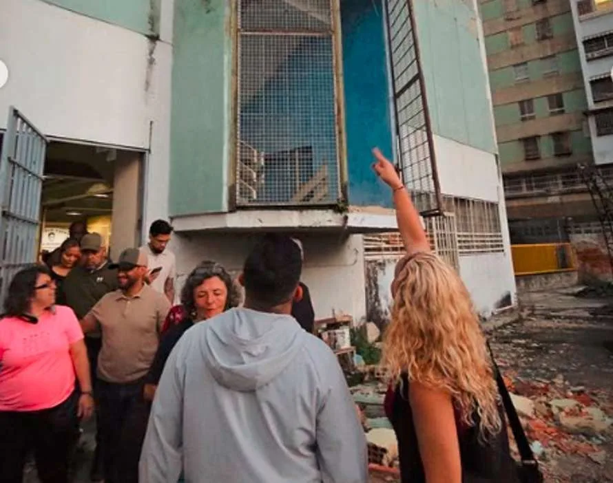 Inspeccionan labores de rehabilitación en el Conjunto Residencial El Paraíso