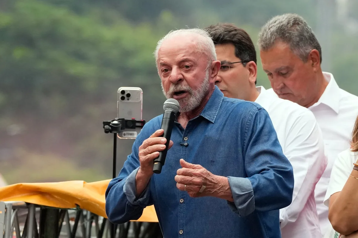 Con la jornada laboral como bandera, Lula busca recuperar terreno ante Flavio Bolsonaro