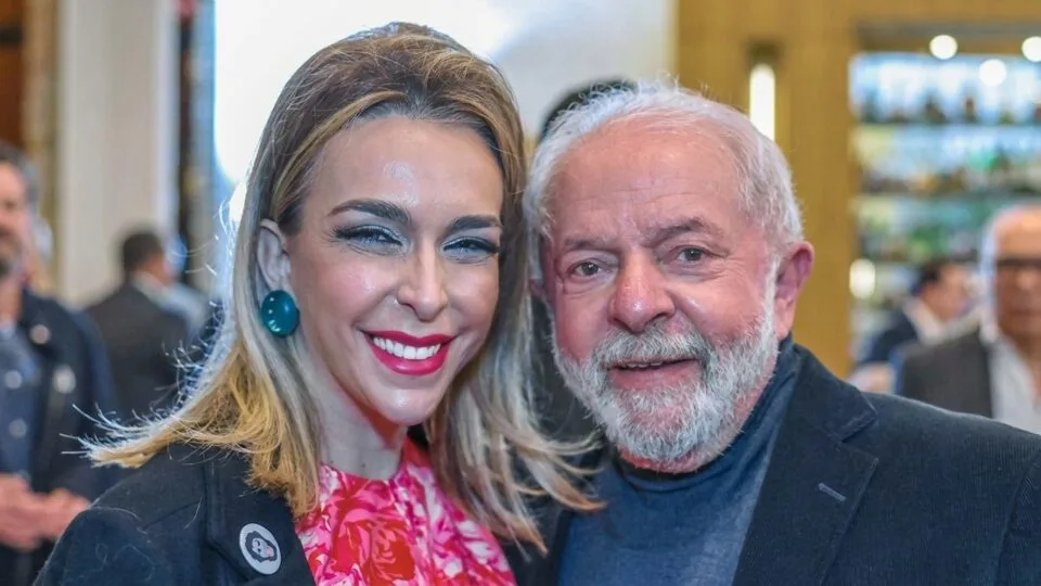 Lula tenta minimizar desgaste após fotos com lobista ligada a Lulinha