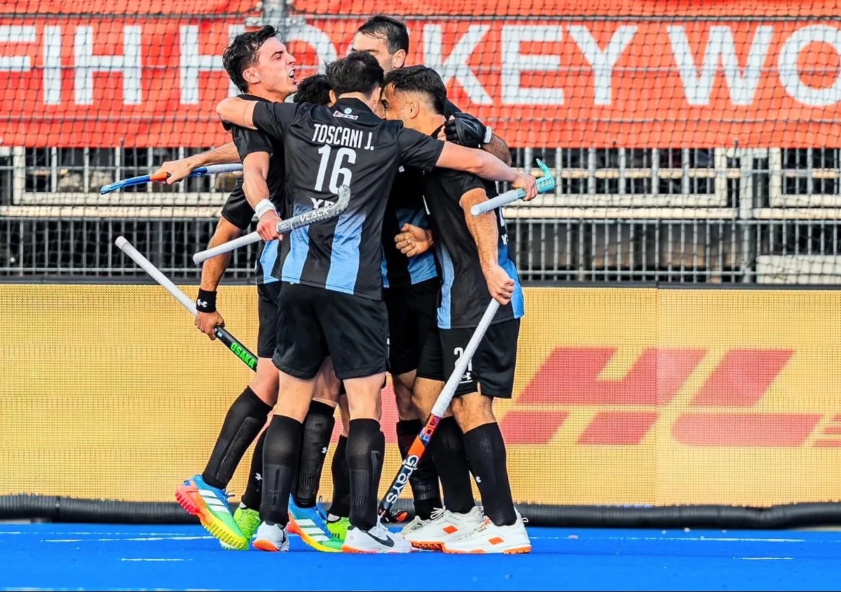 Los Leones le ganaron a Inglaterra y se ilusionan con las semifinales del Mundial de hockey 2026