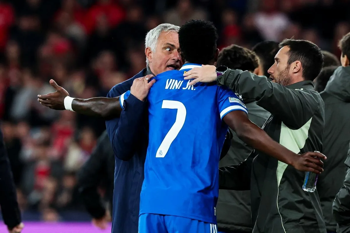 Há uma estratégia montada contra Vinicius Jr., diz… Mourinho