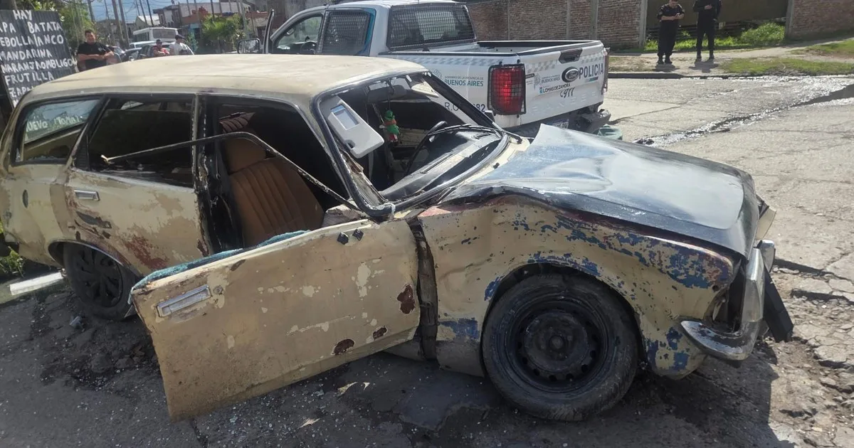 Un patrullero seguía a una moto tras un llamado al 911, chocó con un auto y murió un nene de 2 años
