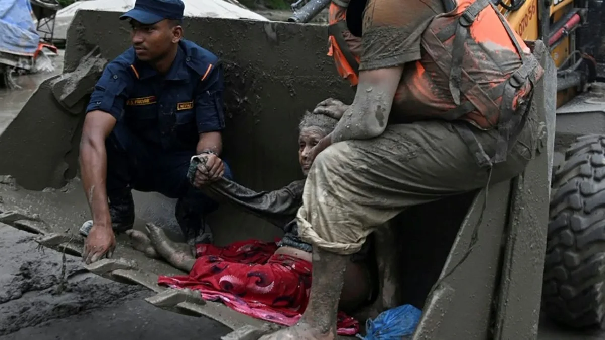 Mehr als 90 Tote bei Überschwemmungen in Nepal - Hunderte Touristen vermisst