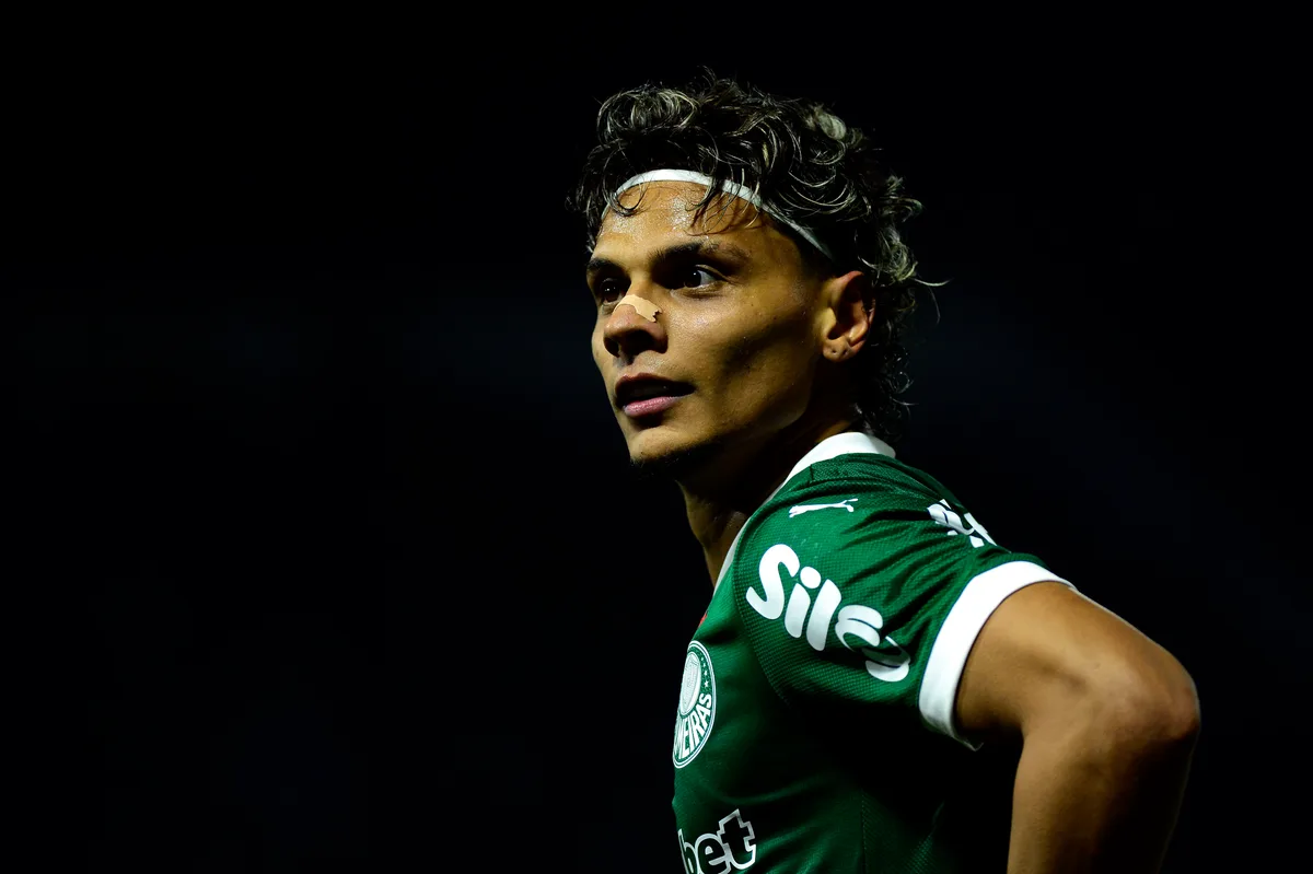 Ex-Palmeiras, Richard Ríos é emprestado pelo Benfica ao Al-Ittihad