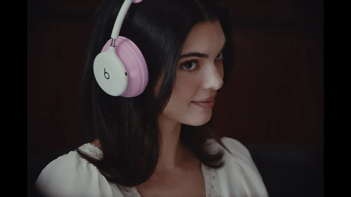 Kendall Jenner Stars Alongside Herself in Campaign For New Beats 360 Headphones