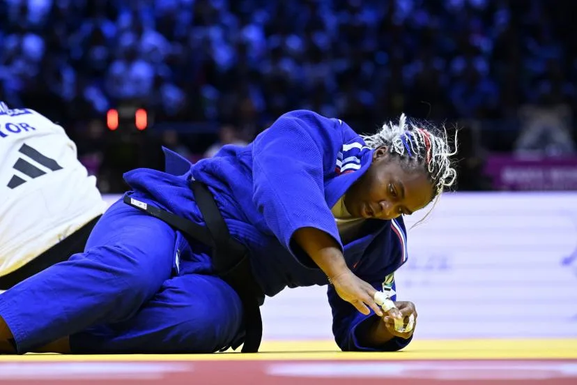 Romane Dicko, frustrée après sa médaille d'argent aux Mondiaux : « On pleure un peu et on repart au charbon »