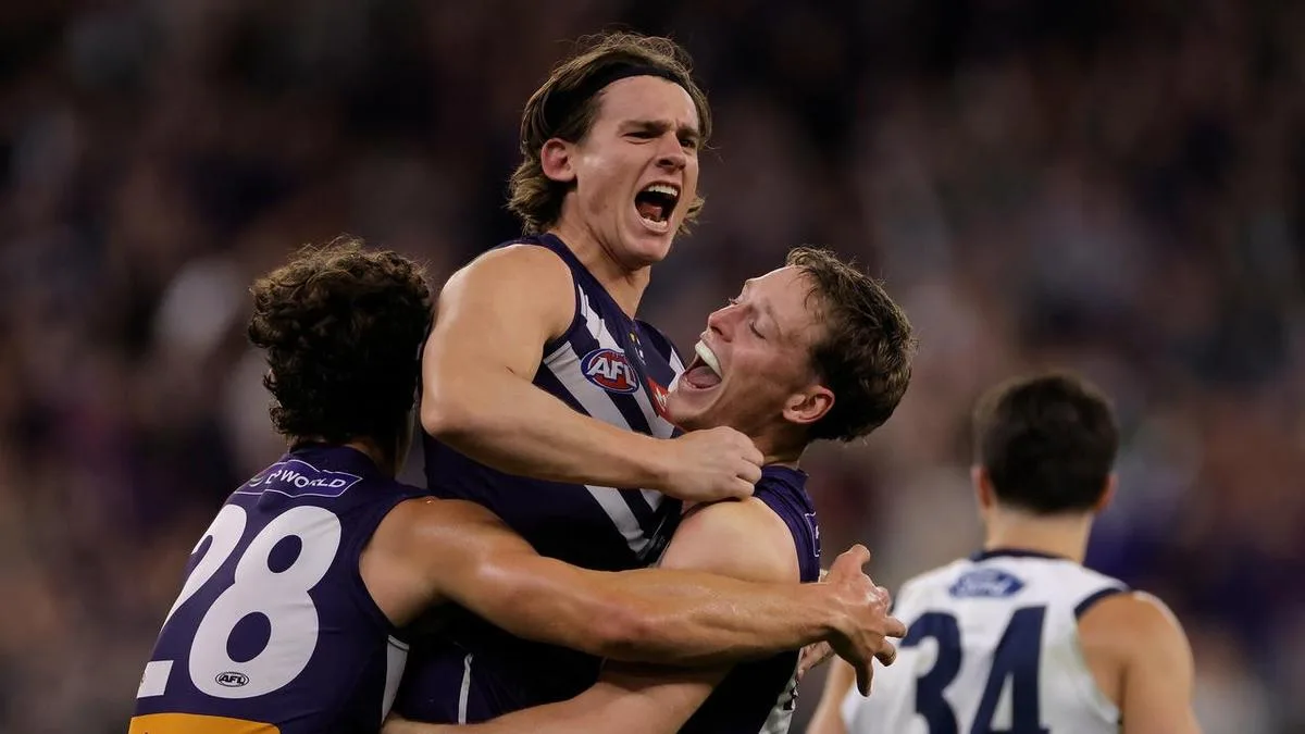 Wharfie Time rings as Dockers beat Cats in epic semi