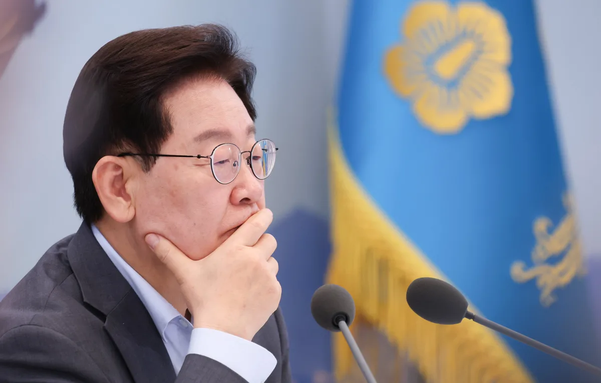 李大統領支持率35.2％、2週連続下落