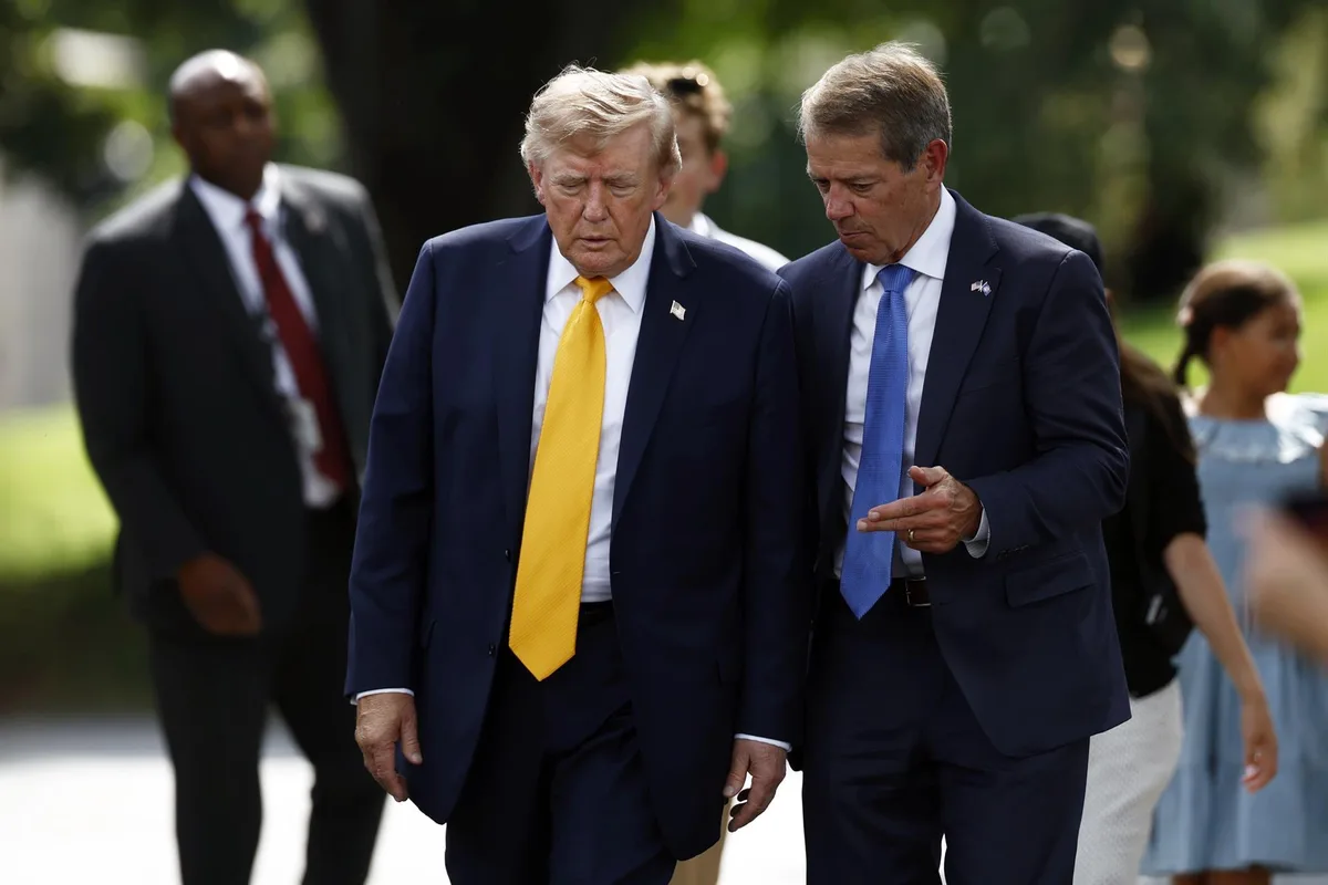 Trump asegura que Irán no está pagando a "grandes sectores" de su Ejército y les acusa de matar a su población